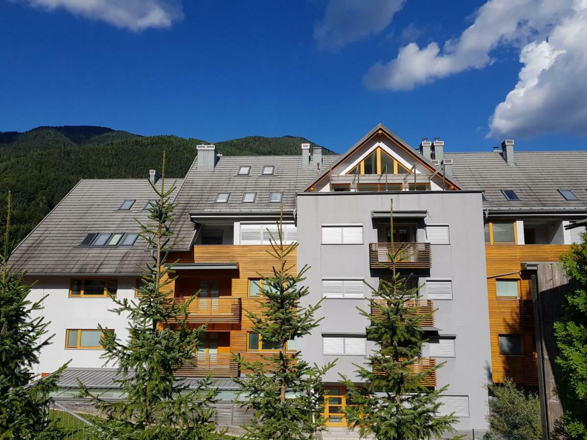 Apartamento Yellow Apartma Kranjska Gora Exterior foto